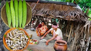SMALL FISH CURRY with CHICHINGA and tok dal cooking by santali tribe old couple for lunch
