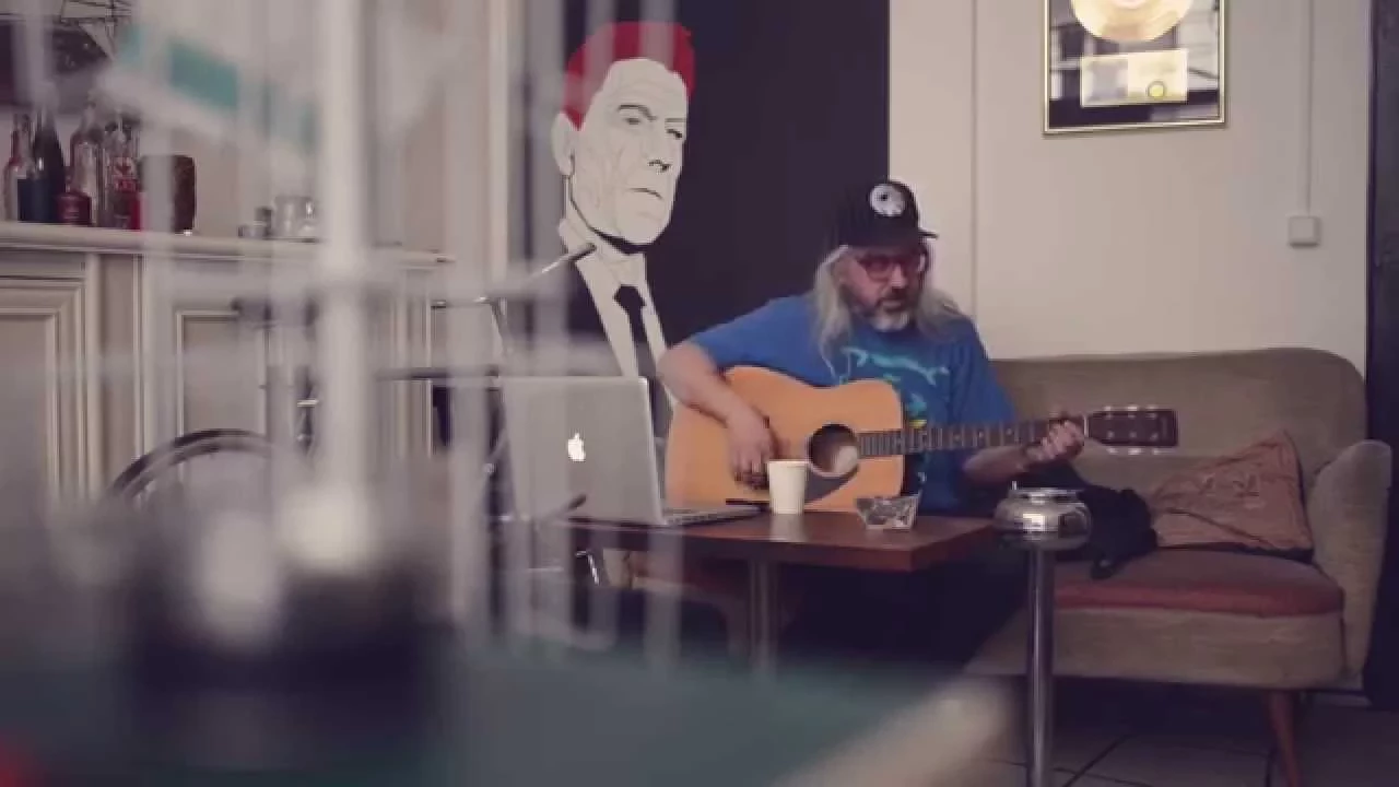 Rolling Stone Session: J Mascis - "Fade Into You"