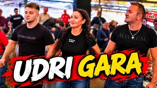 VAŠAR PURAČIĆ. LOMI GARA POD ŠATOROM. SOK ČETIRI MARKE, PIVO SEDAM.