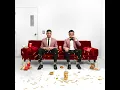 Download Lagu Crash Adams – Give Me A Kiss Acoustic (Official Audio)