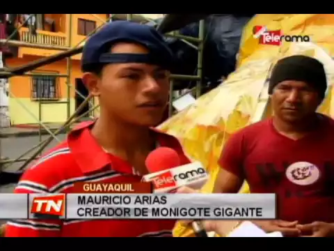 Monigotes gigantes afectados por el invierno