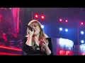 Kelly Clarkson performs Red Flag Collector at The Chemistry Vegas Residency on 2/9/24.