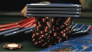 Casino Royale duel de poker entre Bond Le Chiffre - VO