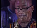 Download Lagu Sipho 'Hotstix' Mabuse - Shikisha (Live)