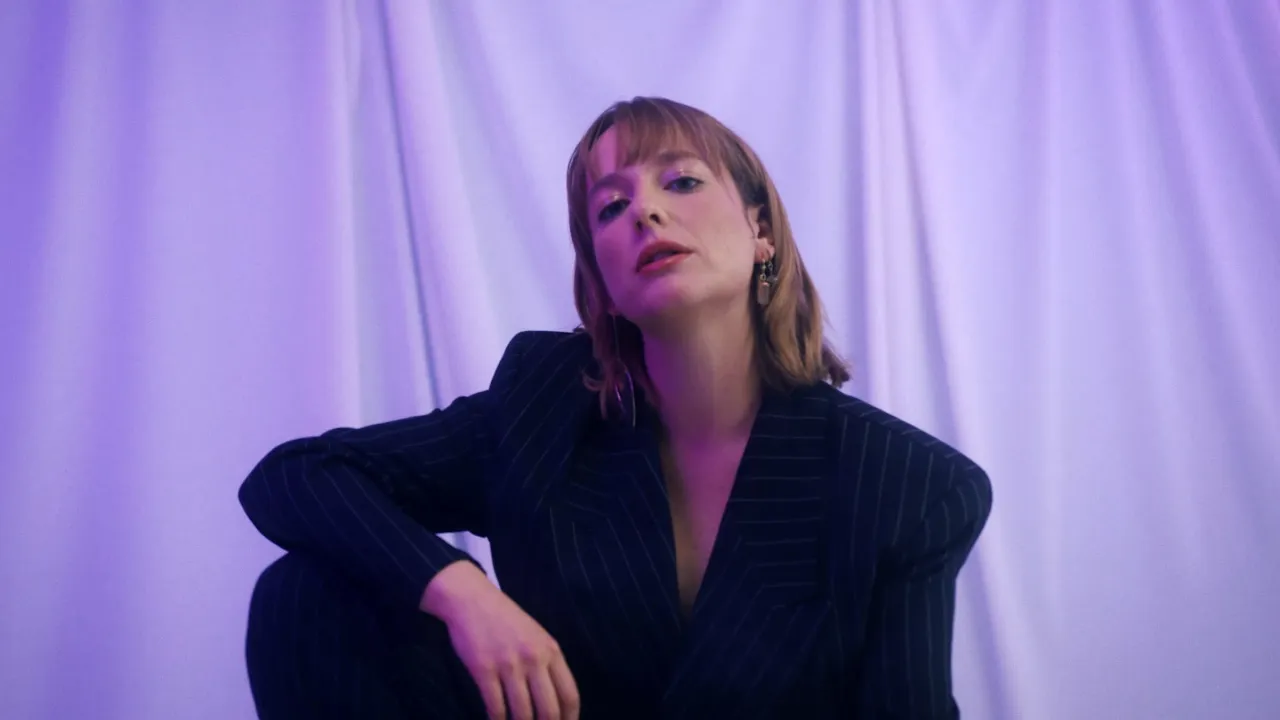 lùisa - New Woman (Official Music Video)