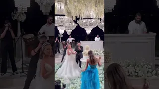 عروسی بلاگر ایرانی در ترکیه رقص چاقوی خواهرشوهر عروس  عروسی بلاگر ایرانی در ترکیه رقص چاقوی خواهرشوهر عروس