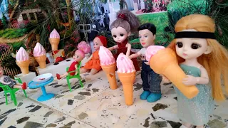 We eat ice cream with our friends
