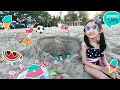 Download Lagu Savannah and Daddy Pretend Play Building Sand Castle At The Beach