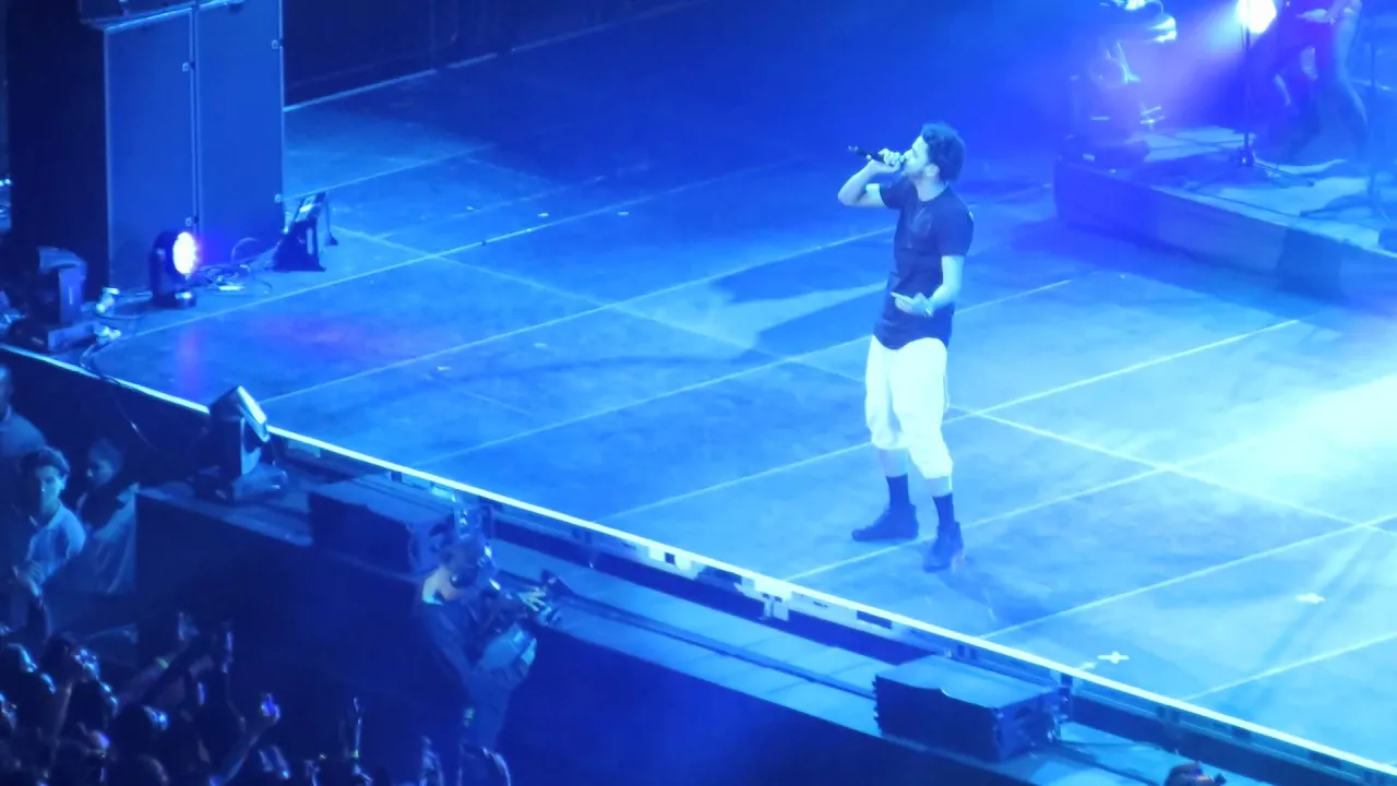 J Cole - Wet Dreamz (Live @ O2 Arena London, 18/05/15)