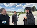 Download Lagu “Laert Vasilin befason At Nikolla në Prekaz – Emocione të forta te varri i Adem Jasharit!”