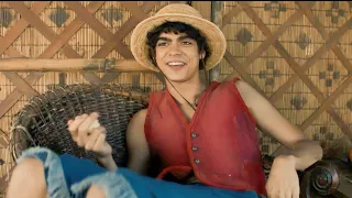 طفل حلمه انه يلاقي كنز ويبقي ملك القراصنة ولما بيكبر بيجمع فريق بحث عن الكنز ملخص مسلسل One Piece 