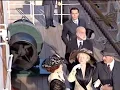Billy Zane make fun in Titanic set