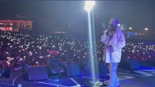 patoranking surprised as his mum showup at fans festival in qatar while he perform