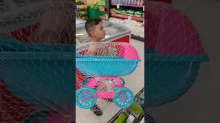 عم نختار هدايا عيد ميلاد غزل  شو ببتوقعو اخدنا               دندنها