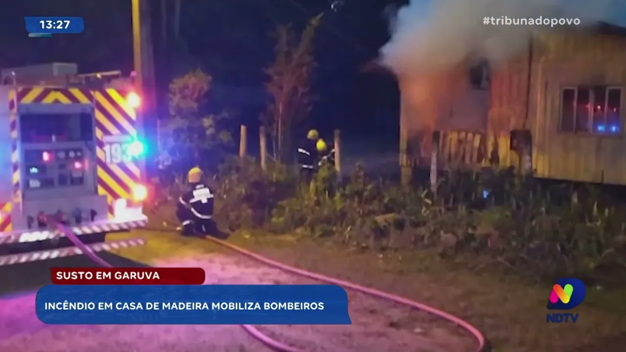 Incêndio em casa de madeira assusta moradores de Garuva