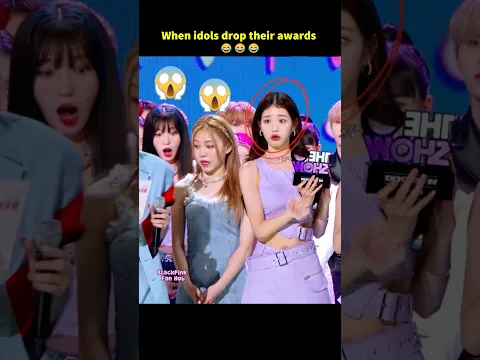 Jennie Dropped Her Trophy… Everyone Rushed to Help 😂💖 #blackpink #jennie #kpop #shorts