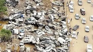 اليمن الآن طوفان كالجبال يفاجئ الناس كل المياة في العالم ضربت عدن صارت بحر ولقطات مرعبة فيديو 