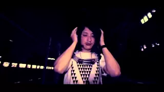 アルカラ "半径30cmの中を知らない" (Official Music Video)