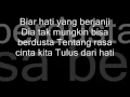 Download Lagu Ruri Feat Cynthia - Pesan Dari Hati (Lyrics Video)