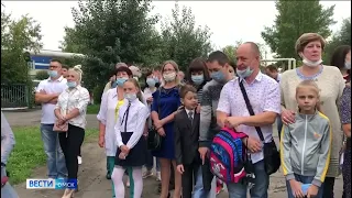 Омским родителям ещё раз рассказали о правилах зачисления в первый класс не по прописке