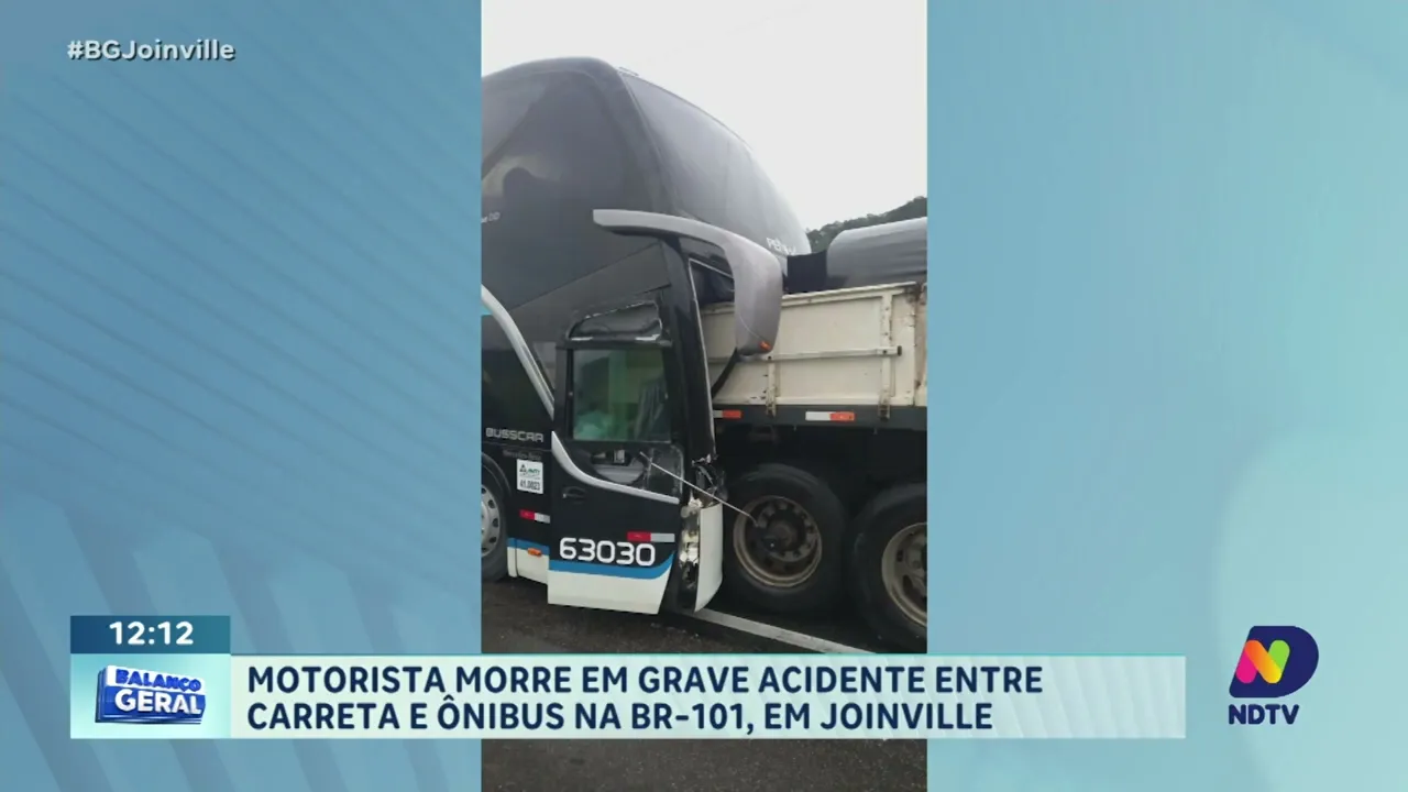 Motorista morre em grave acidente entre carreta e ônibus na BR-101, em Joinville