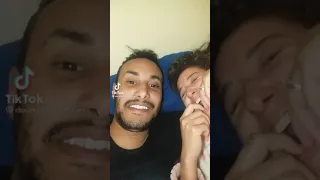 دنيا احساس حمقين ههههههههه 