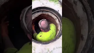 اغرب طريقة لتنظيف قنوات الصرف الصحي مش ممكن ومستحيل هتصدق Shorts 