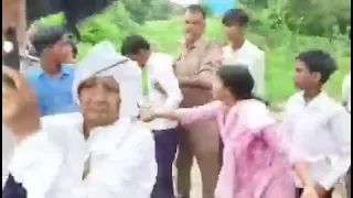 यूपी के महोबा जिले में पुलिस का अमानवीय चेहरा आया सामने। Gen-Z-Gen Alfa के साथ ऐसा बर्ताव?Sigma News