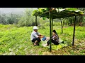 Download Lagu The engineer, with a big heart did not give up his kindness to help a single mother build a new life