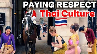Thai Tourists Show HUGE RESPECT for the King s Guard