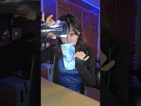 El vaso que prende | • Liza Baez •