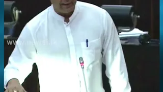 නෝනට එන්න කියන්න රූම් එකට මං හෙළුව පෙන්නන්නම්