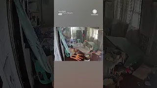 Mom Reacts Instantly as Eart uake Hits