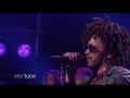 Lenny Kravitz Gets 'Low'