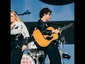 Download Lagu Watch The Kooks bring out Rebel Wilson to cover 'Gangsta's Paradise' at Reading 2025