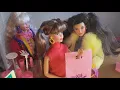 Superstar Barbie 1990 Benetton and friends in her shoppingmall