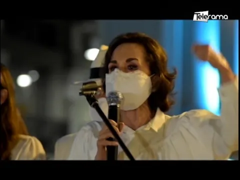 6 carros alegóricos del bicentenario se exhiben plaza de la administración de Guayaquil