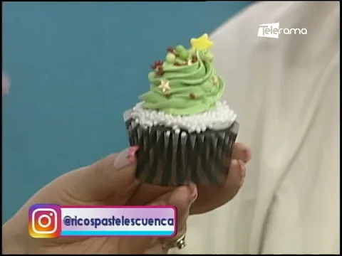 Decorando cupcakes navideños
