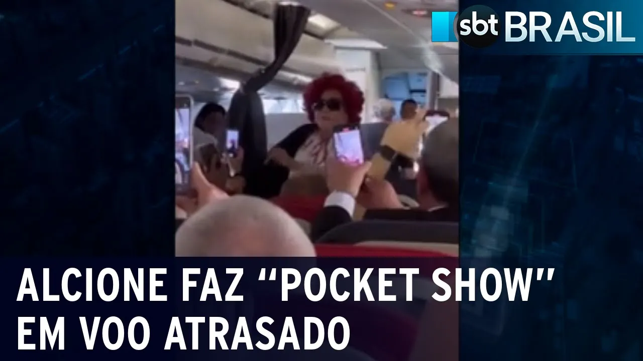 Alcione faz "pocket show" em voo atrasado | SBT Brasil (07/08/23)