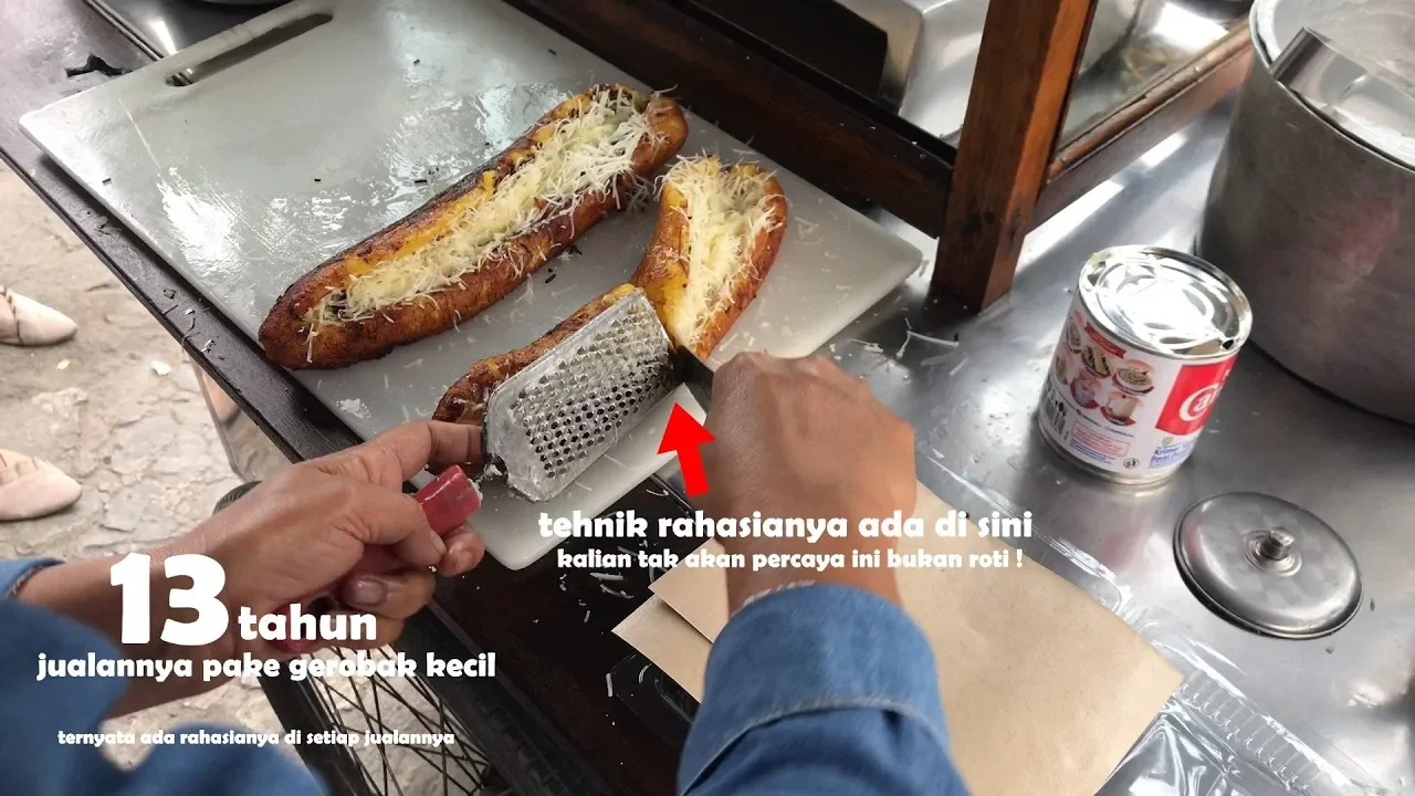 JAJANAN BANDUNG KUE CUBIT!! DEBAT CARI YANG TER ENAK!! Malik Review #1