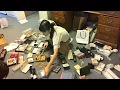 Minimalism 11 Things to THROW AWAY from Your HOUSE according to Marie Kondo the magic of tidyi
