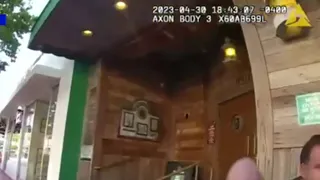 Man s gun goes off in bathroom of Flanigan s Restaurant