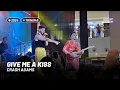 Lagu Crash Adams — Give Me A Kiss [Live in Manila]