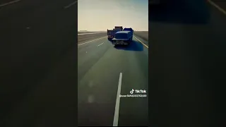 يا سواق اقلبها بينا 