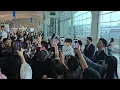 Download Lagu Bts V 김태형 and hundreds of fans Airport Departure Wide Angle #bts #v #kimtaehyung