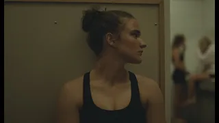 Julie se tait Bande-annonce VO
