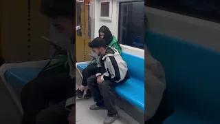 دوربین مخفی کرم ریزی در مترو Shorts 