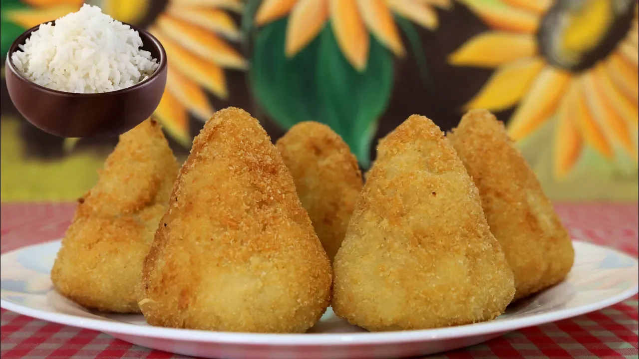 SOBROU ARROZ COZIDO? FAÇA UMA COXINHA DE ARROZ DELICIOSA!