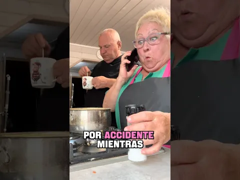 El plan maestro de la abuela para salvar la cena 😱🧂 #cocina #humor #shorts