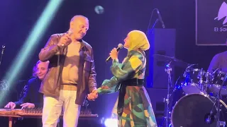 أجمل أغنية أب لبنته بصوت هلا رشدي ومحمد  الحلو وابوها الحقيقي دندنها